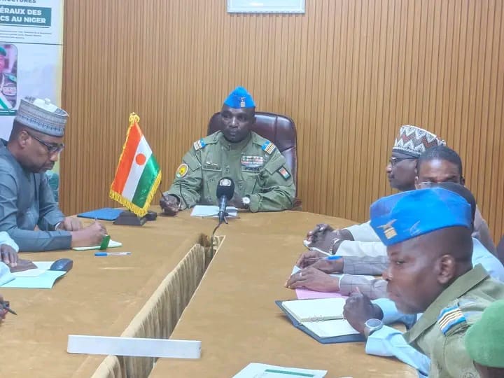 MINISTÈRE DE L’ÉQUIPEMENT ET DES INFRASTRUCTURES DU NIGER. MINISTÈRE DE L’ÉQUIPEMENT ET DES INFRASTRUCTURES DU NIGER.